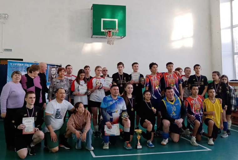 Волейбольный турнир, посвященный памяти председателя колхоза «Советская Россия» Карамшука Андрея Ивановича. Волейбольный турнир, посвященный памяти председателя колхоза «Советская Россия» Карамшука Андрея Ивановича.